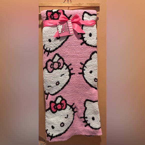 HELLO KITTY Large Pink & White Pretty Faces Knit Throw Made By Sanrio. NWTS - Picture 2 of 5